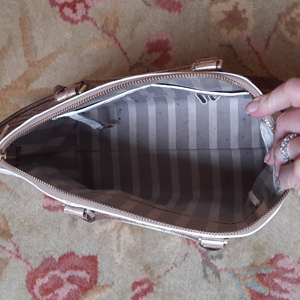 Brahmin satchel. - Picture 6 of 11